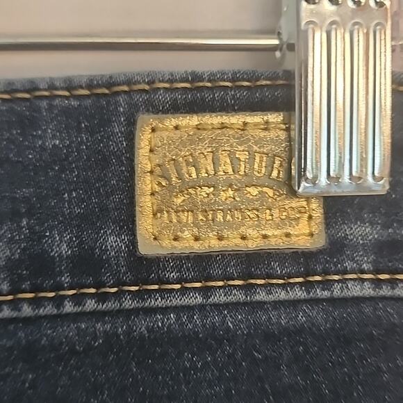 Levis Signature Totally Shaping Jeans Dark Wash - Picture 8 of 8